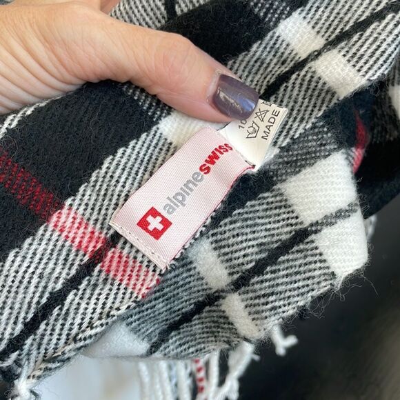 Scarf, plaid, black, white, red, alpine, Swiss warm, soft luxurious, no smoke - Picture 4 of 4